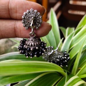 Peacock And Black Cluster