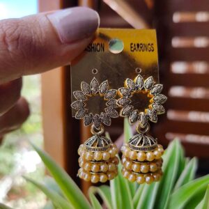 Flower Top Brown Pearl Earring