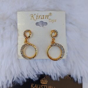 GOLDEN BASE WHITE STONE ROUND EARRING