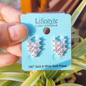 LIFESTYLE EARRING CZ STUD ARROW SHAPED