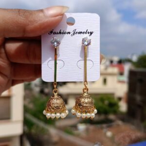 STONE TOP LONG GOLDEN JUMKA EARRING
