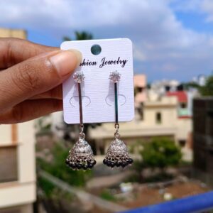 STONE TOP LONG SILVER JUMKA EARRING
